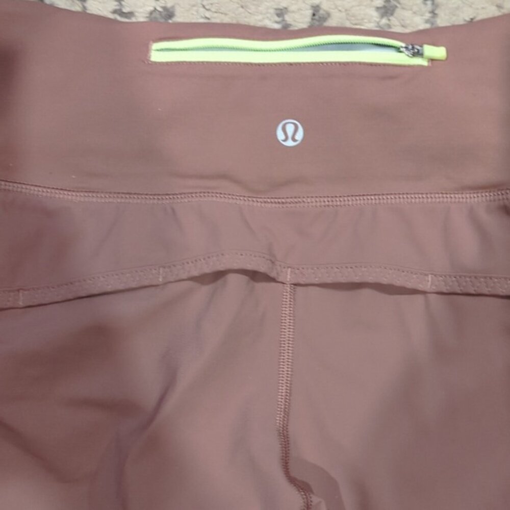 Lululemon Trail Bound Short Bark Berry like new - Picture 7 of 13
